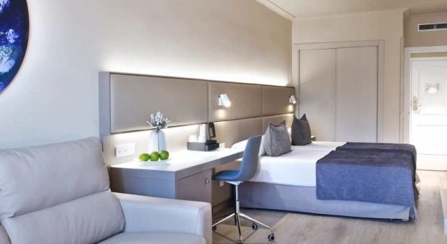 Трёхместный номер Делюкс с доступом в СПА Sallés Hotel Pere IV