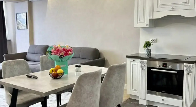 Lyuks 111 Apartments, Buchen Sie Ferienwohnung Almaty Kasachstan, in der Nähe von Alatau Metro Station