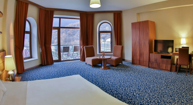 Двухместный люкс с видом на горы El Resort Hotel