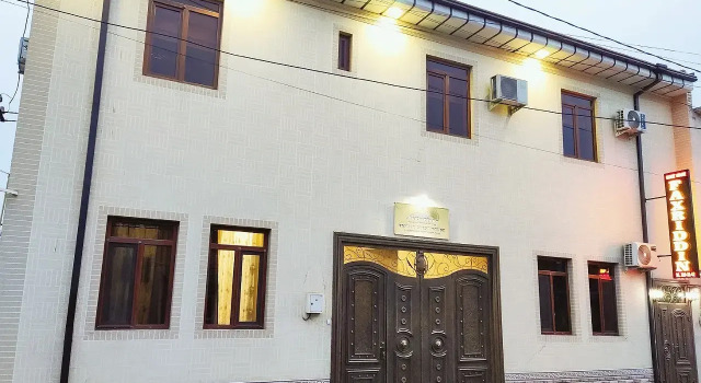 Отель Shom East