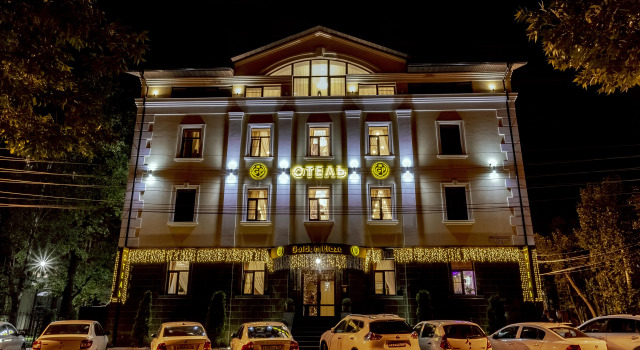 Отель Golden Plaza