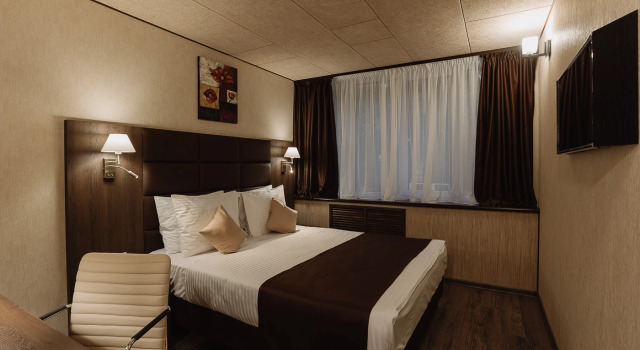 Двухместный номер Улучшенный Helix Hotel