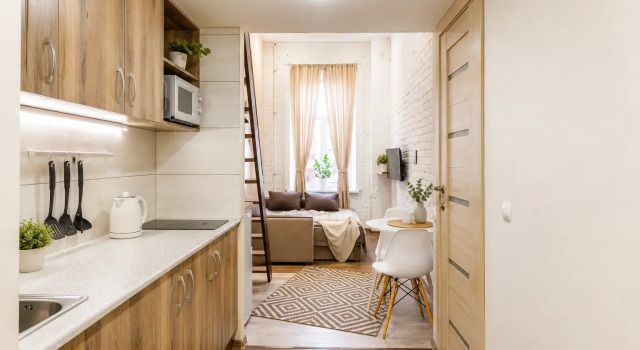 Апартаменты Roomstay Большой 46 Deluxe с Ванной Studio #4, Забронировать Апартаменты/квартира Отели Санкт-Петербурга с парковкой, рядом с Свято-Иоанновский монастырь на Карповке, Парковка