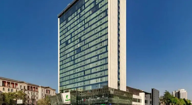 Отель Holiday Inn Тбилиси