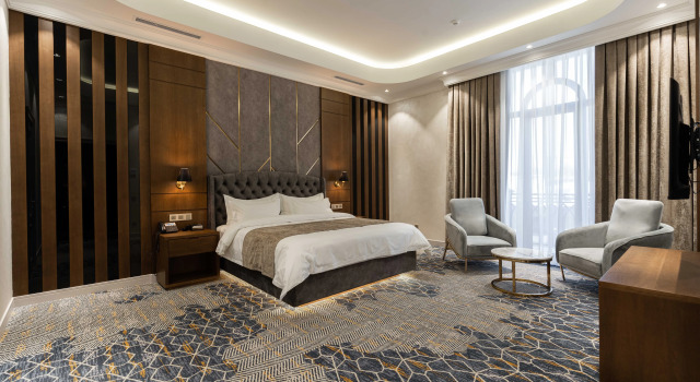 Двухместный люкс Superior с балконом FRANKFORT Expo Hotel