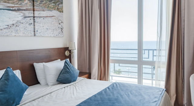 Junior suite (Building 1) doppia con balcone e con vista mare Грейс Аква Вилла