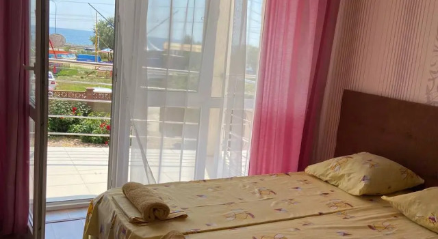 Lazurit Guest house, Rezervovat Penzión Beregovoe (Feodosia) 