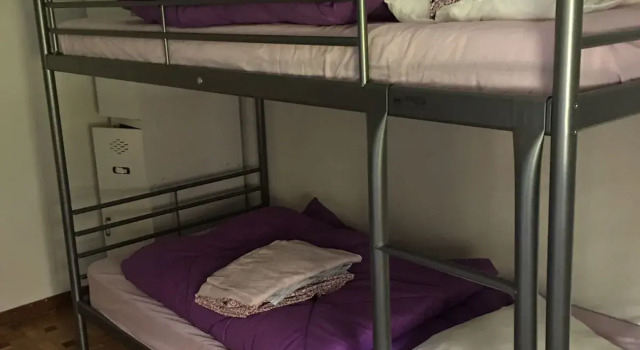 Кровать в общем номере Хостел Hotelias Hospitality Services
