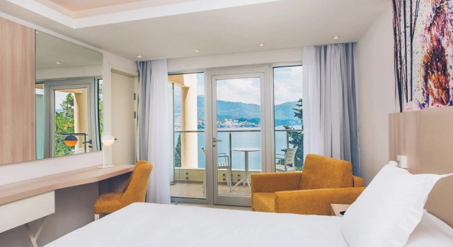 Двухместный номер Standard с балконом и с частичным видом на море Iberostar Waves Herceg Novi All Inclusive
