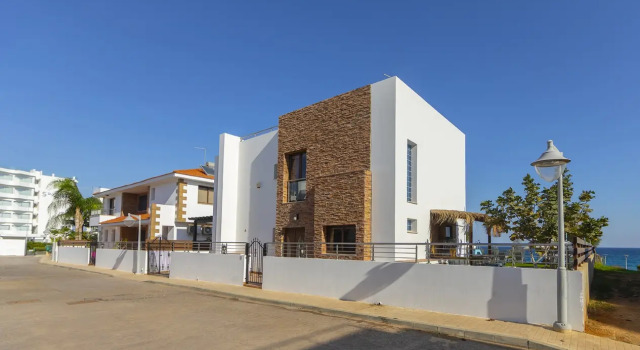 Villa mit Balkon und mit Meerblick Seafront Protaras Apartments