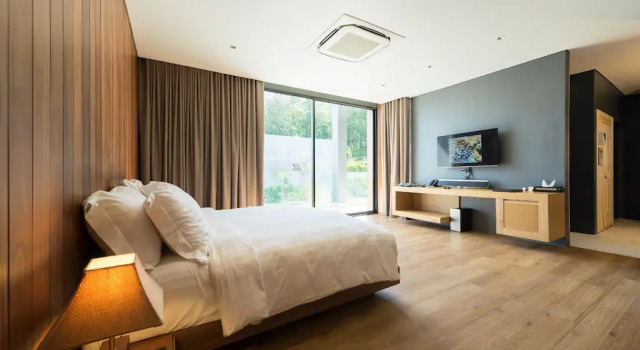 Двухместный люкс Napa с видом на горы The Naka Phuket, a member of Design Hotels