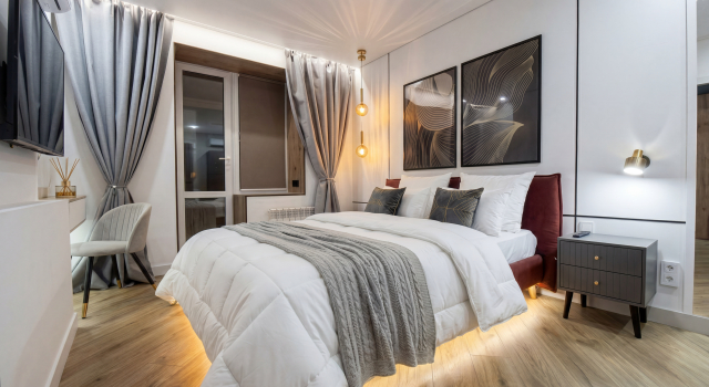 SHedevr ot Evropejskogo Dizajnera. Peshaya Ulica! Naberezhnaya! 2 Min Peshkom Flat, Prenota Appartamento Hotel a Samara con parcheggio, Parcheggio