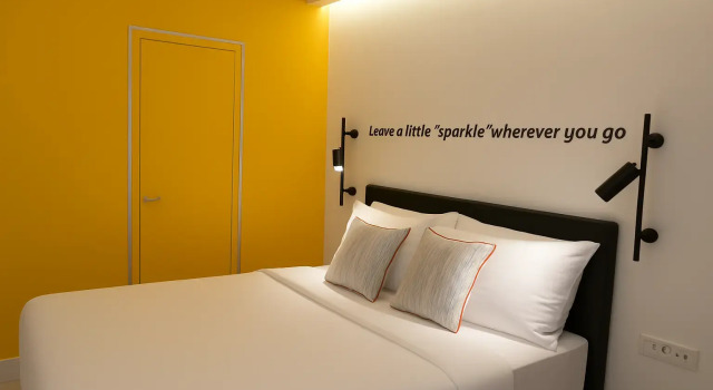 Двухместный номер Standard с видом на город Sparkle Hotel
