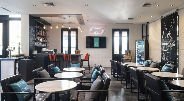 Отель Cross Vibe Bangkok Sukhumvit