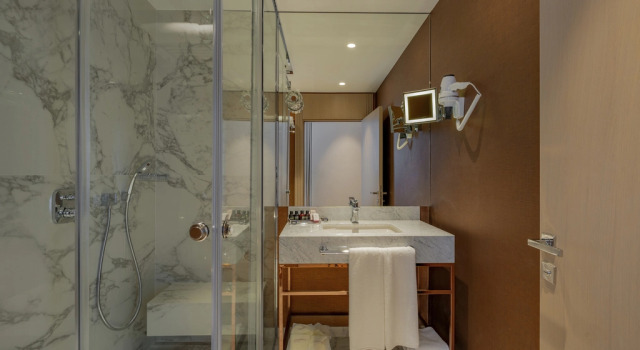Люкс семейный с видом на город Mövenpick Hotel Istanbul Bosphorus