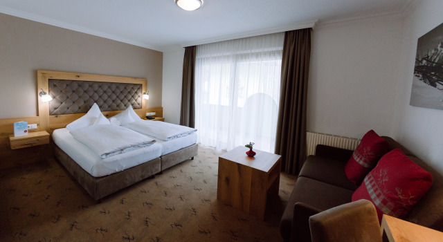 Двухместный номер Deluxe с балконом и с красивым видом из окна Отель Alpin Resort Stubaier Hof