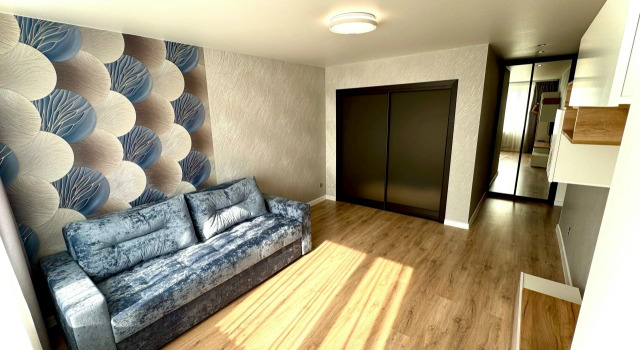 Odnokomnatnaya Ryadom S Tts Kristall Flat, Prenota Appartamento Hotel a Tyumen Region con parcheggio, Parcheggio