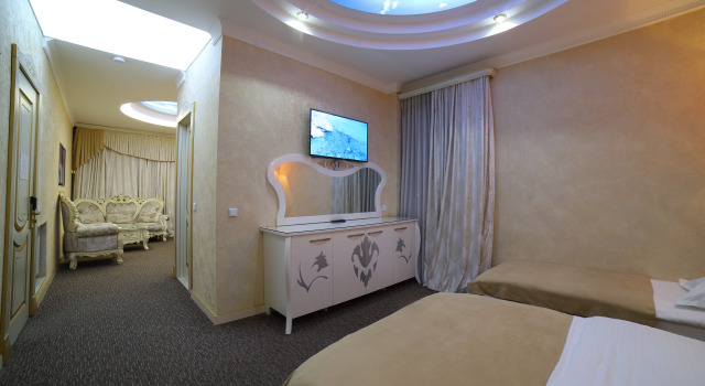Четырёхместные апартаменты с 2 комнатами с балконом Hotel Agava