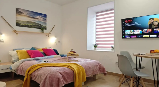 Komfortnaya 1k Po Ul. Tukhachevskogo 49/4 Flat, Buchen Sie Ferienwohnung Hotels in Region Primorje mit Parkplatz, Parkplätze