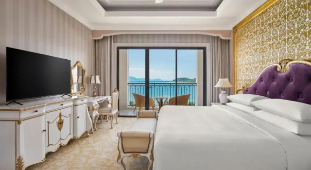 Двухместный люкс Executive с балконом и с видом на океан Nha Trang Marriott Resort & Spa, Hon Tre Island
