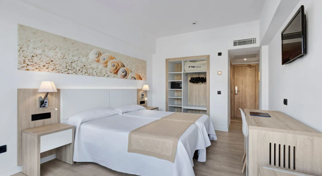 Standard Doppel Zimmer mit Stadtblick THB Cala Lliteras