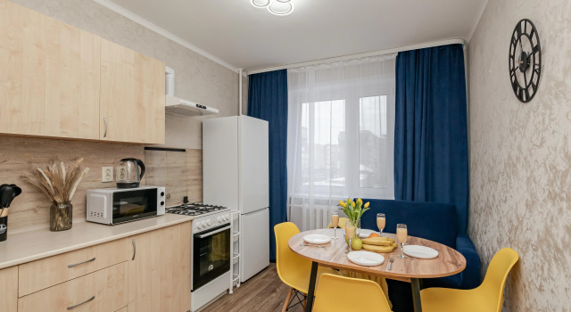 Cosmos Apart Na Parkovy 40a Flat, Prenota Appartamento Hotel a Perm Krai con parcheggio, Parcheggio