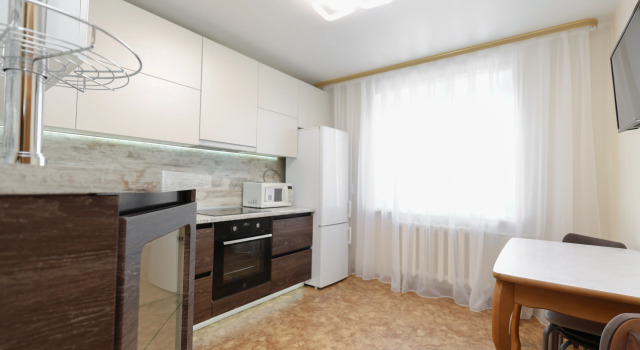 Uyutnaya 2-Kh Komnatnaya V Tsentre Flat, Rezervovat Apartmán Hotely v Amurská s parkováním, Parkování