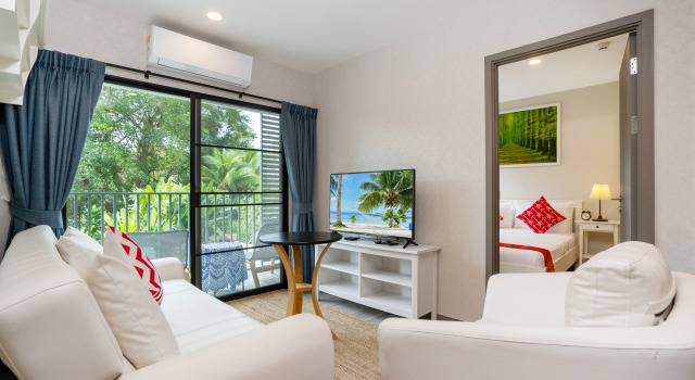 Апартаменты Superior 46m2 Luxury Poolside 1 Bedroom Free Netflix Apartments	