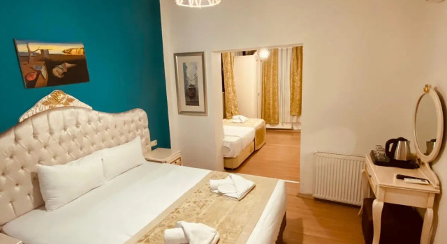 Трёхместный номер Standard с видом на город Adora Hotel