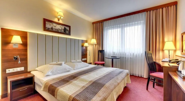 Standard Doppel Zimmer Amber Hotel