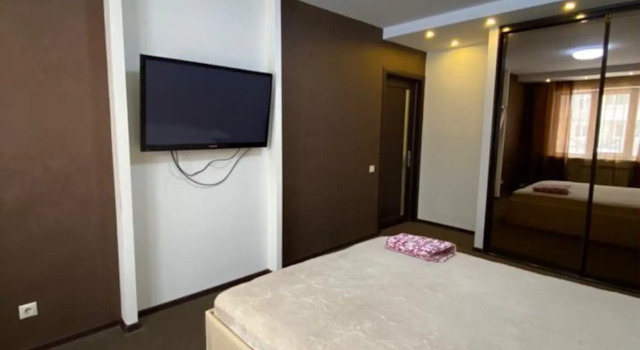 Na Ulitse 30 Let VLKSM 102 Flat, Buchen Sie Ferienwohnung Nasarowo Region Krasnojarsk