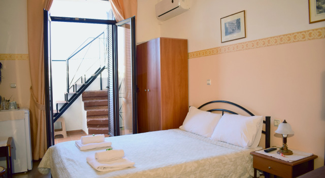 Студия с балконом и с видом на море Stoa Rooms