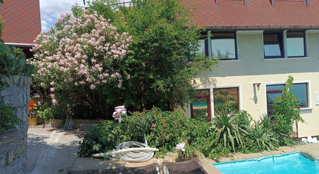 Sochi Living Quarters, Book Hotel Alupka Big Yalta