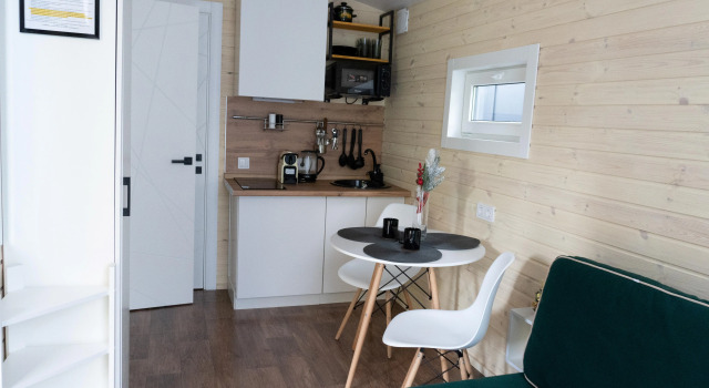 Четырёхместный коттедж рядом с пляжем Меблированные комнаты Ecosuite Family