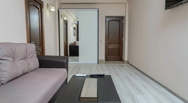 Rodzinny suite i balkonem i z widokiem na góry "Orhideja"