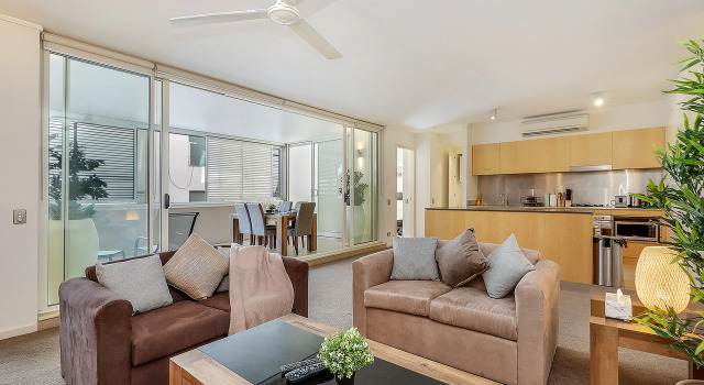 Апартаменты Furnished Apartment Walk to Bondi Beach