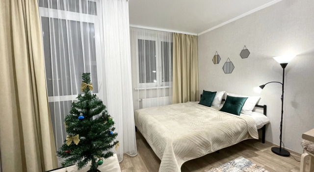 Chervishevskiy Trakt 47 Korpus 4/5 Apartments, Prenota Appartamento Tjumen' 