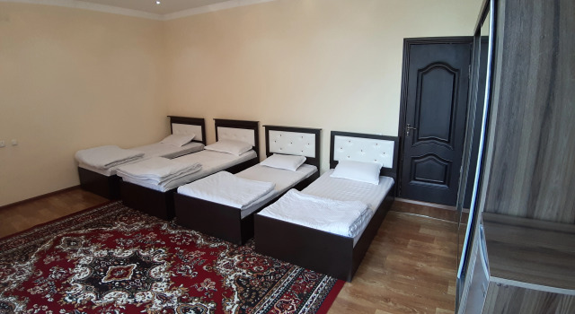 Standard Vierer Zimmer mit Balkon und mit Blick City Hostel Dushanbe