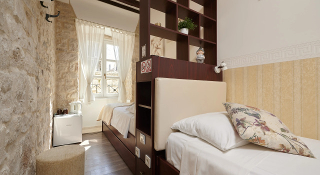 Двухместный номер Economy Palace Central Square