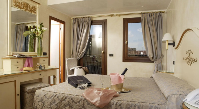 Carlton Capri Hotel