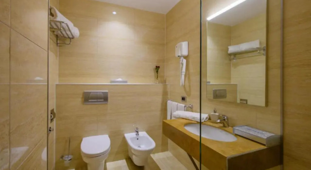 Трёхместный номер Standard Sky 2 Hotel Tirana