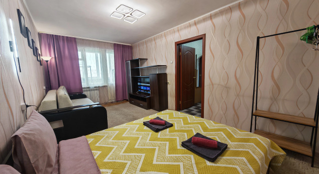 S Razdelnymi Spalnyami Balkonom I Liftom S Krasivym Vidom Flat, Prenota Appartamento Hotel a Murmansk Region con parcheggio, Parcheggio