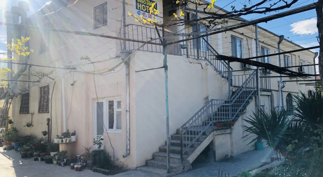 Vazi Guest House
