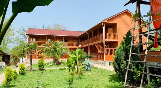 Mandarin Guest House, Book Gæstehus Pensioner og kursteder i Gudauta district, Gæstehus