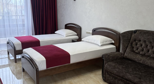 Четырёхместный номер Deluxe с балконом и с красивым видом из окна Zaporozhskaya Sech