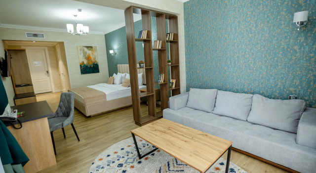 O podwyższonym standardzie dwuosobowy pokój Wellfort Hotel
