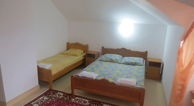 Трёхместный семейный номер Comfort с видом на внутренний двор База Отдыха Слава