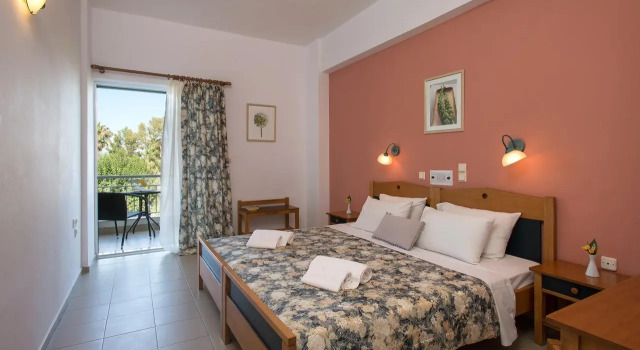 Трёхместный номер Standard с балконом и с красивым видом из окна Отель Corfu Senses Resort