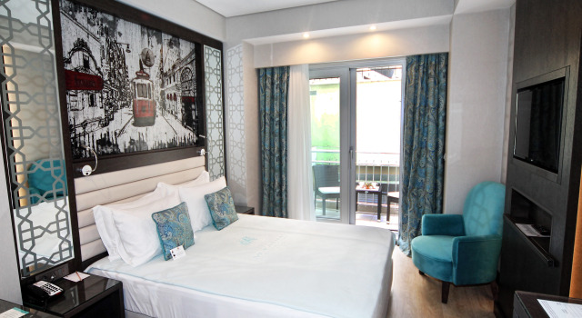 Двухместный номер Standard с балконом Mukarnas Taksim Hotel