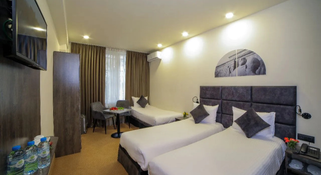Трёхместный номер Standard Median Hotel, City Center Yerevan